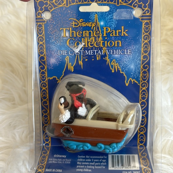 Disney Pirates of the Caribbean Ride Die Cast - Picture 4 of 4